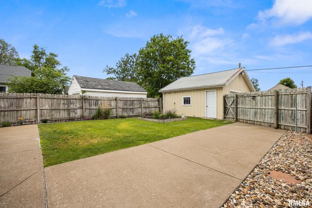 2228 W MOSS Avenue, West Peoria, IL 61604
