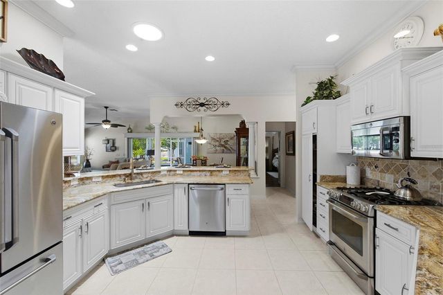 637 SALEM PLACE, The Villages, FL 32162