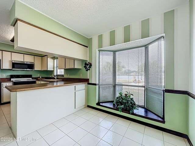 8561 CONCORD Court, Jacksonville, FL 32208