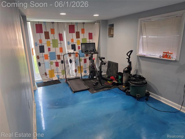 5607 Loveland Street, West Bloomfield Charter Township, MI 48322