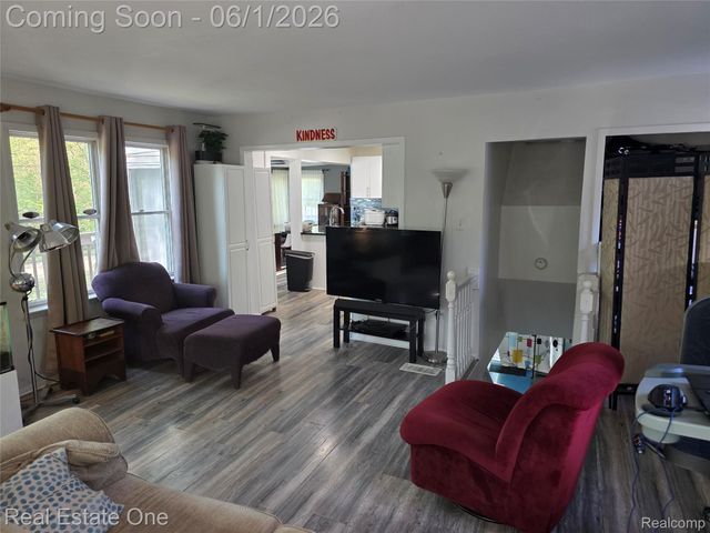 5607 Loveland Street, West Bloomfield Charter Township, MI 48322