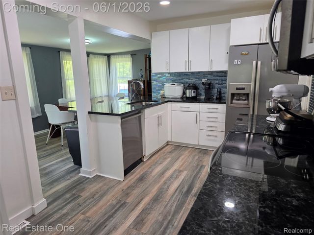 5607 Loveland Street, West Bloomfield Charter Township, MI 48322