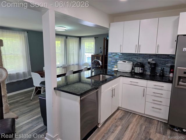 5607 Loveland Street, West Bloomfield Charter Township, MI 48322