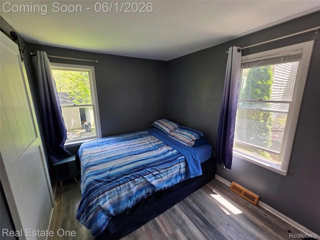 5607 Loveland Street, West Bloomfield Charter Township, MI 48322