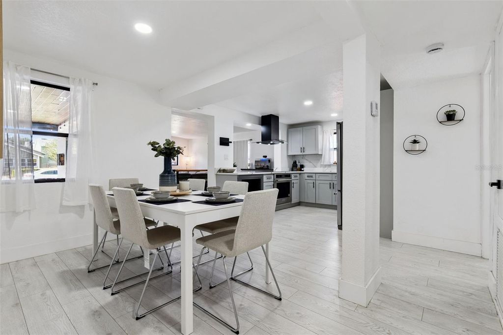 Image 17 of property listing at 1915 WEBER STREET, Orlando, FL 32803