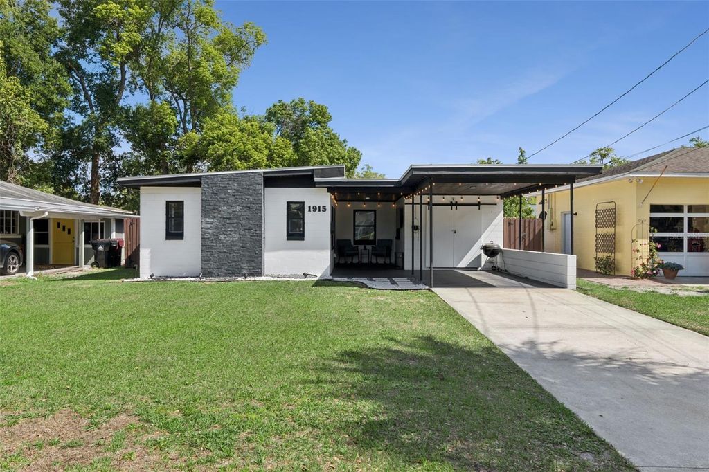 Image 3 of property listing at 1915 WEBER STREET, Orlando, FL 32803