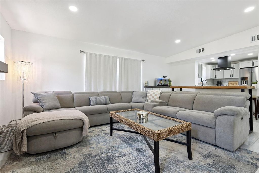 Image 5 of property listing at 1915 WEBER STREET, Orlando, FL 32803
