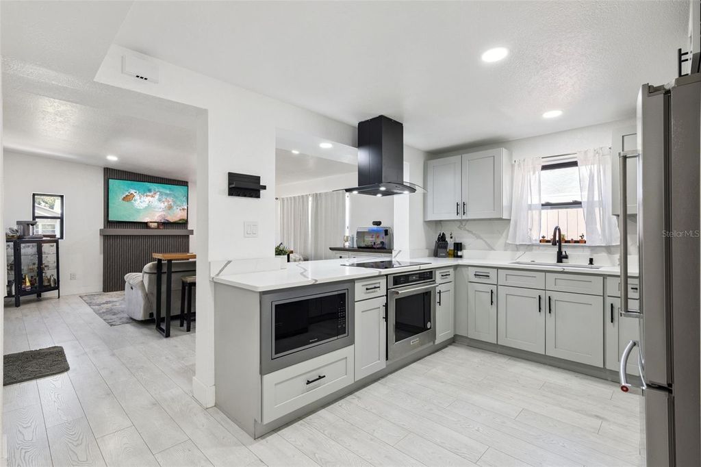 Image 9 of property listing at 1915 WEBER STREET, Orlando, FL 32803