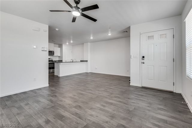 1114 Scarlet Sparrow Street, Henderson, NV 89011