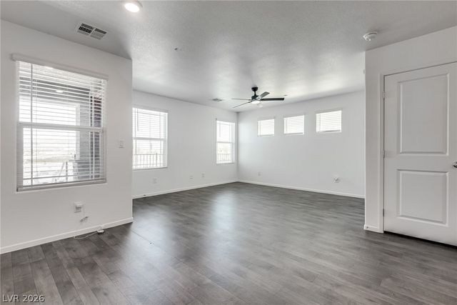 1114 Scarlet Sparrow Street, Henderson, NV 89011