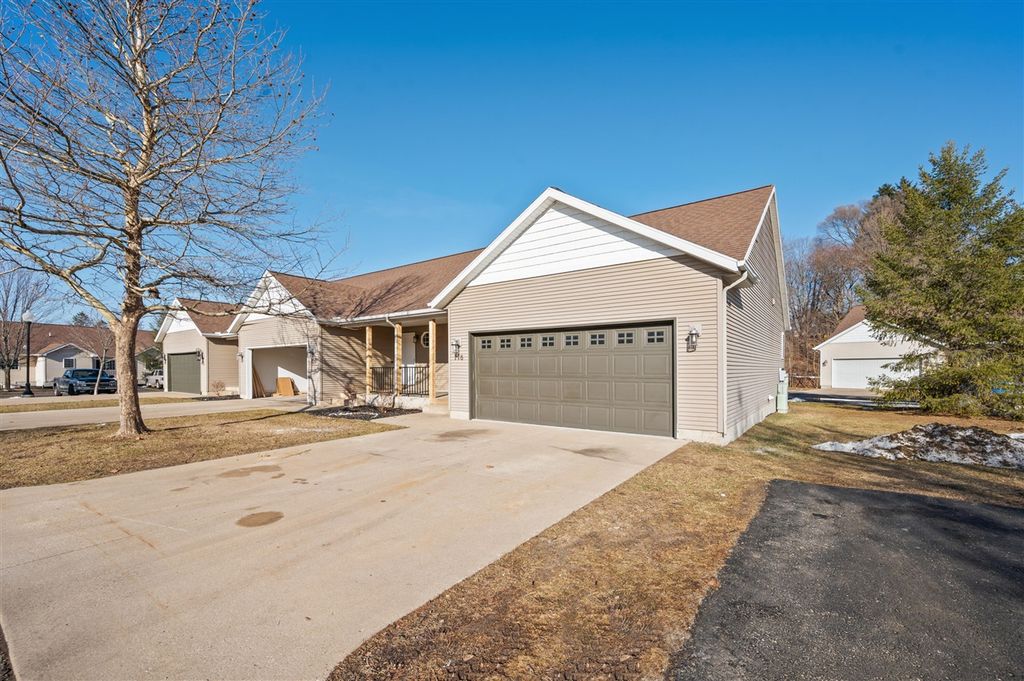 718 Tioga Park Drive, Big Rapids, MI 49307