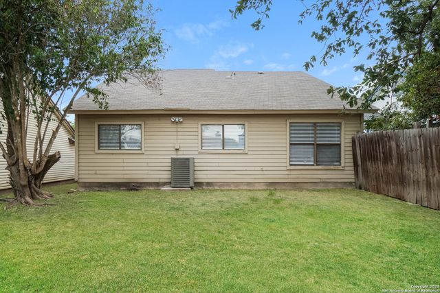 5934 BURNING SUNRISE DR, San Antonio, TX 78244