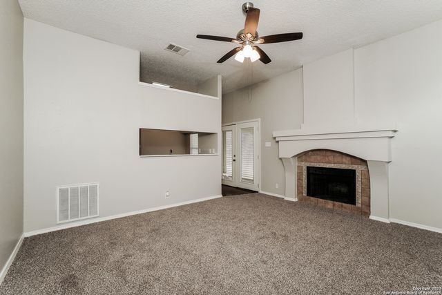 5934 BURNING SUNRISE DR, San Antonio, TX 78244