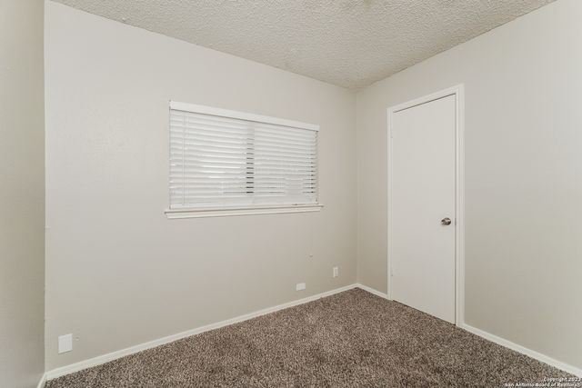 5934 BURNING SUNRISE DR, San Antonio, TX 78244