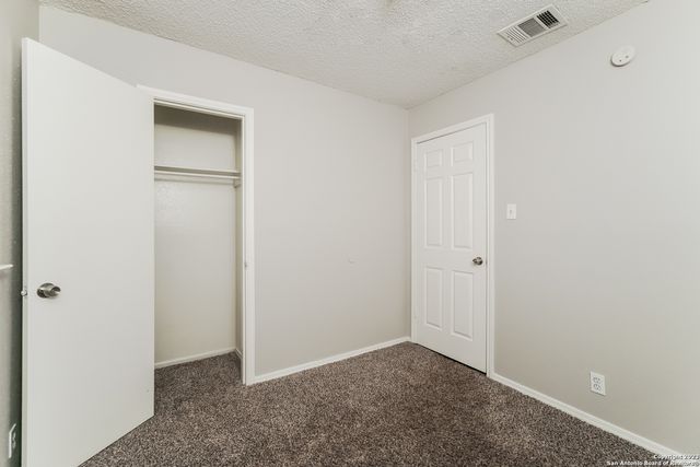 5934 BURNING SUNRISE DR, San Antonio, TX 78244