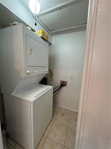 1908 LAKE ATRIUMS CIRCLE 24, Orlando, FL 32839