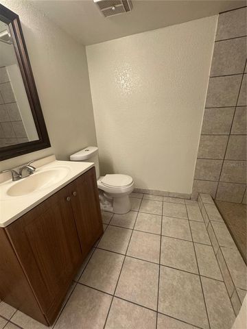 1908 LAKE ATRIUMS CIRCLE 24, Orlando, FL 32839