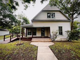 401 W Maple Street, Whitewright, TX 75491