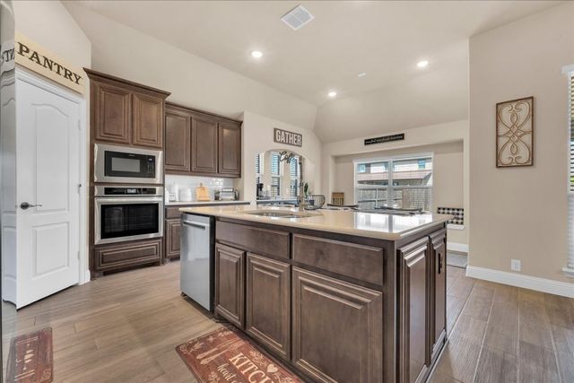 312 Brooklyn Lane, Ponder, TX 76259