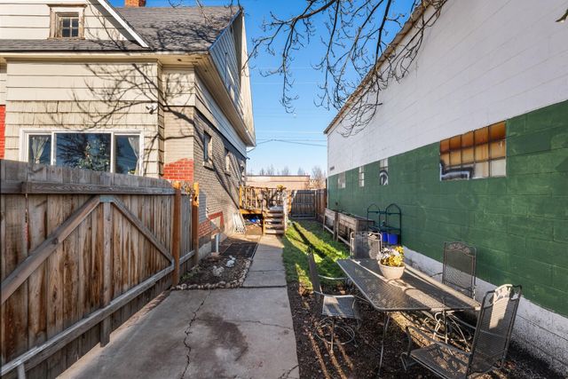2012 N Ruby St, Spokane, WA 99207
