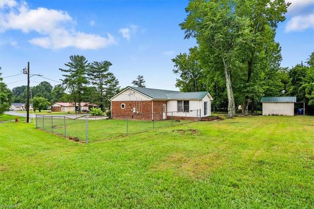 545 Maplewood Circle, Liberty, NC 27298