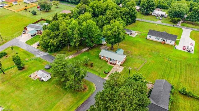 545 Maplewood Circle, Liberty, NC 27298