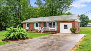 545 Maplewood Circle, Liberty, NC 27298