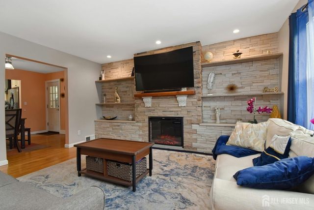 631 concord Circle, Ewing, NJ 08618