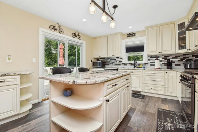 631 concord Circle, Ewing, NJ 08618