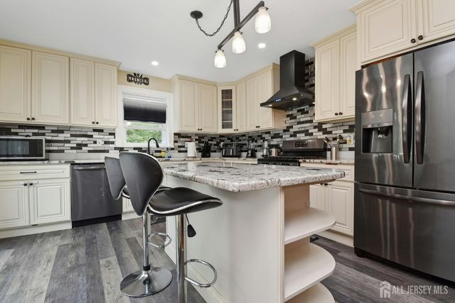 631 concord Circle, Ewing, NJ 08618