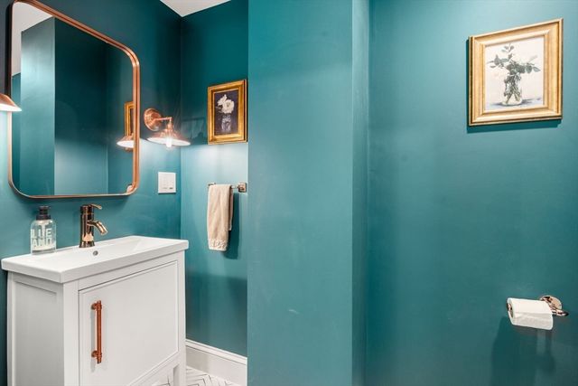 30 Trowbridge Ave, Newton, MA 02460