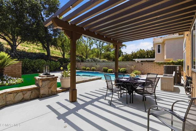 5212 Pesto Way, Oak Park, CA 91377