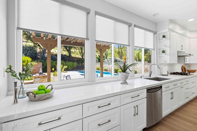 5212 Pesto Way, Oak Park, CA 91377