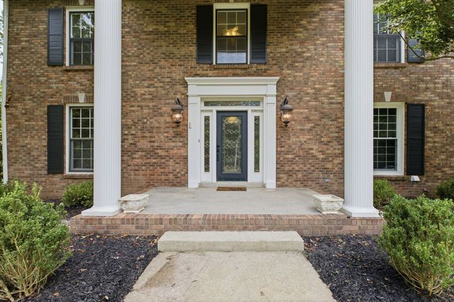 2812 Wakefield Dr, Clarksville, TN 37043