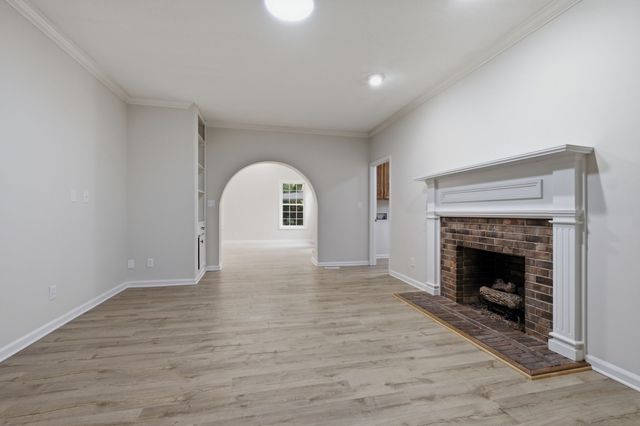 2812 Wakefield Dr, Clarksville, TN 37043