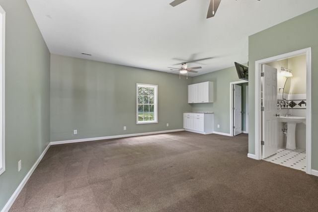 2812 Wakefield Dr, Clarksville, TN 37043