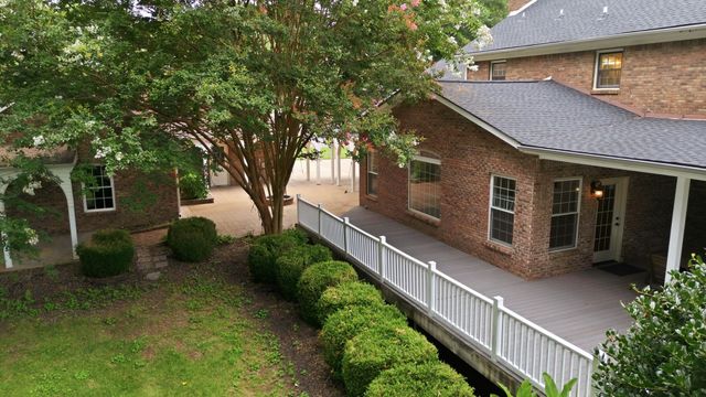 2812 Wakefield Dr, Clarksville, TN 37043