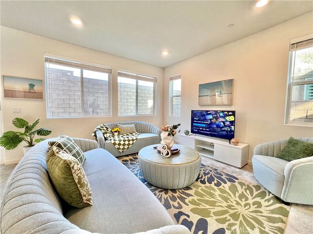 3082 Carrizo, Pomona, CA 91767