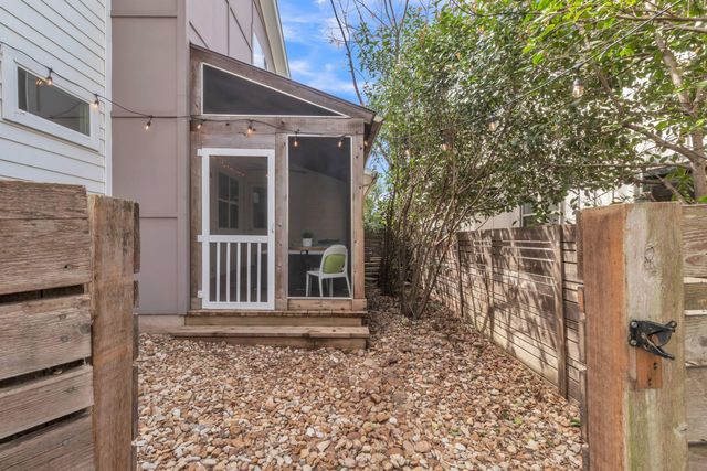 402 Irma DR B, Austin, TX 78752