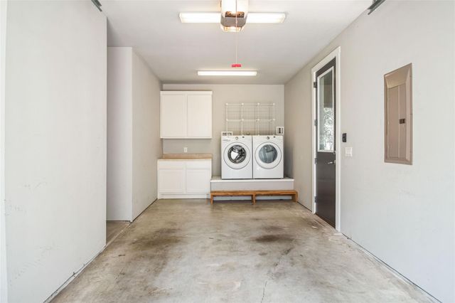 402 Irma DR B, Austin, TX 78752