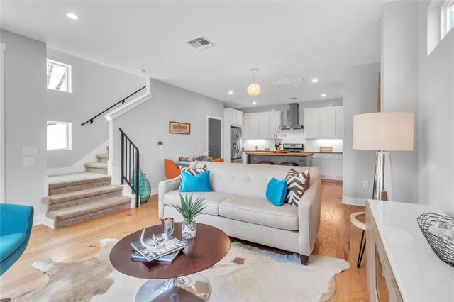 402 Irma DR B, Austin, TX 78752