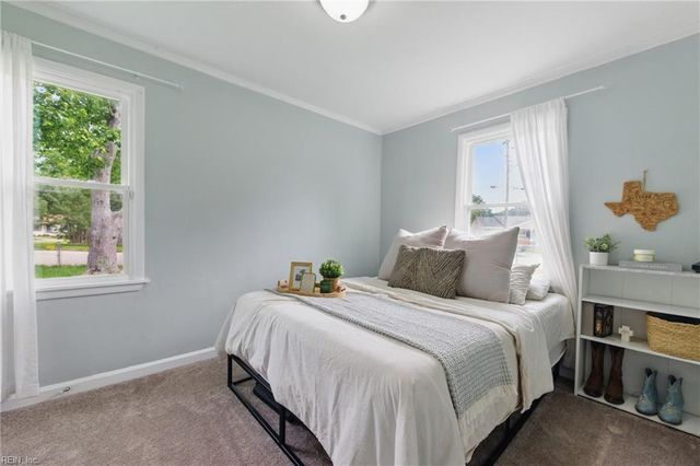 400 Cedar DR, Hampton, VA 23669