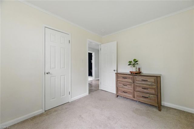 400 Cedar DR, Hampton, VA 23669