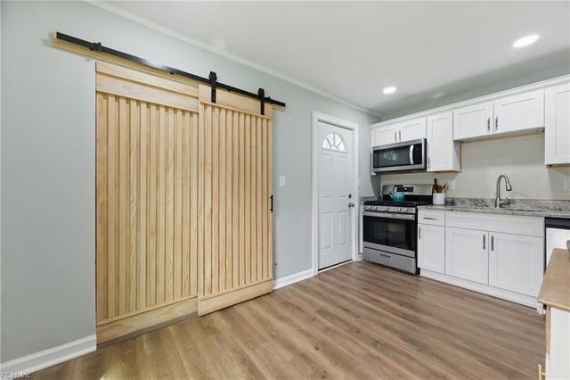 400 Cedar DR, Hampton, VA 23669