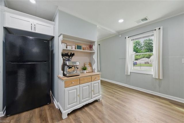 400 Cedar DR, Hampton, VA 23669