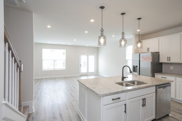 156 Fister Dr, Lebanon, TN 37090