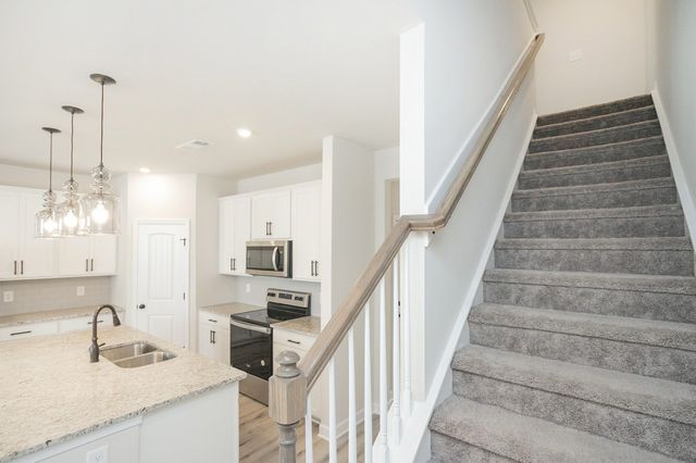 156 Fister Dr, Lebanon, TN 37090