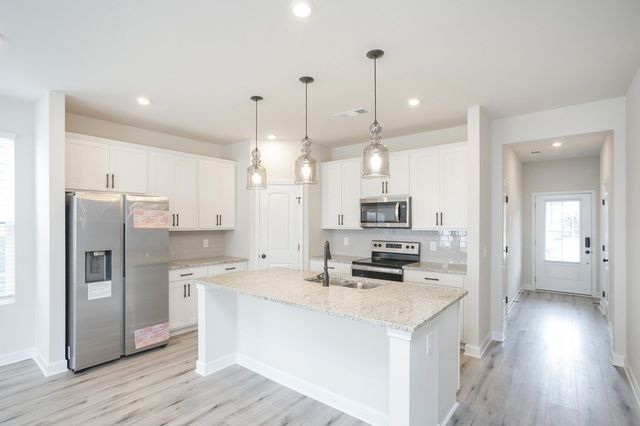 156 Fister Dr, Lebanon, TN 37090