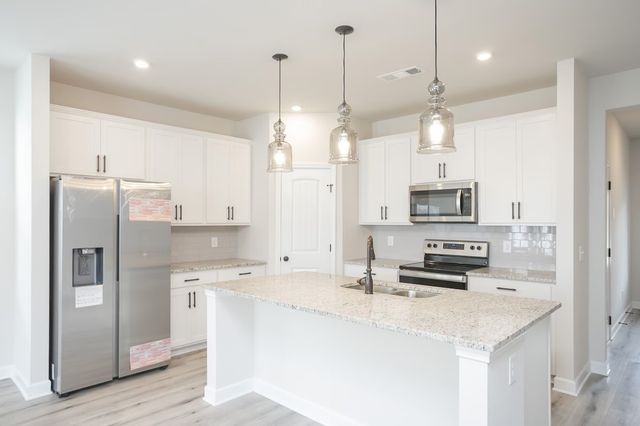 156 Fister Dr, Lebanon, TN 37090