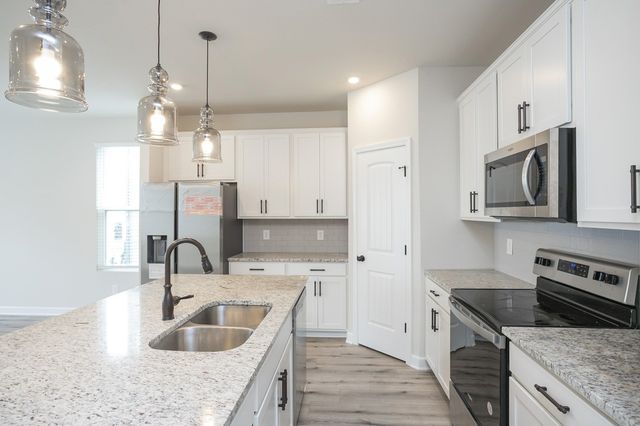 156 Fister Dr, Lebanon, TN 37090